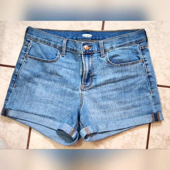 Old Navy Mid-Rise Jean Shorts w/ 3" inseam, NWOT - Picture 6 of 6
